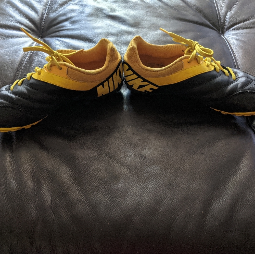 Nike5 Bomba shoes